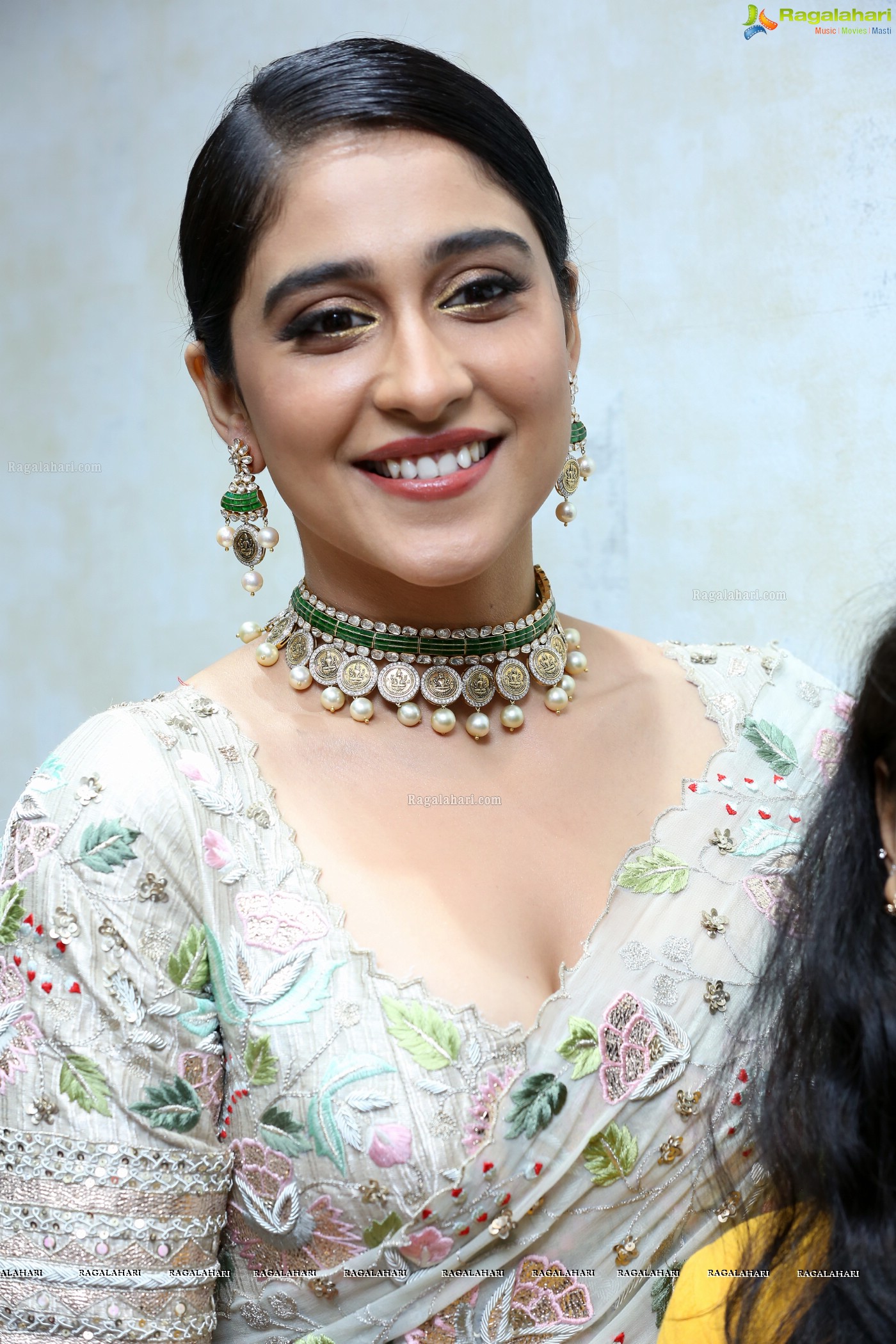 Regina Cassandra (Posters) at Kalasha Jewels Signature Bridal Lounge Launch