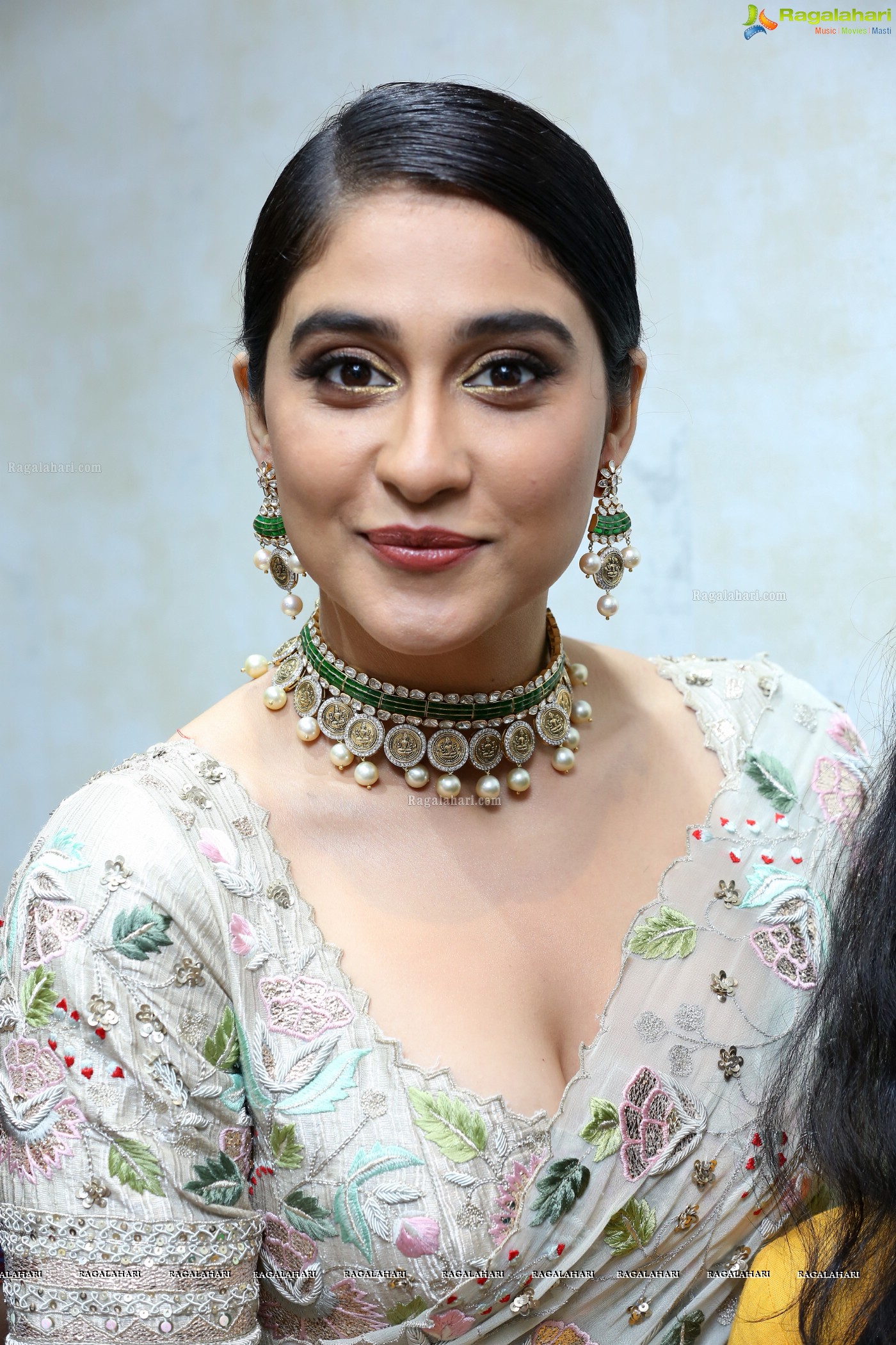 Regina Cassandra (Posters) at Kalasha Jewels Signature Bridal Lounge Launch