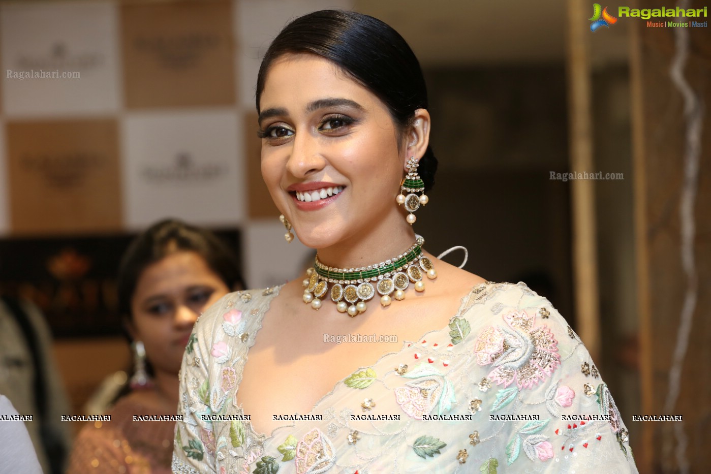 Regina Cassandra (Posters) at Kalasha Jewels Signature Bridal Lounge Launch