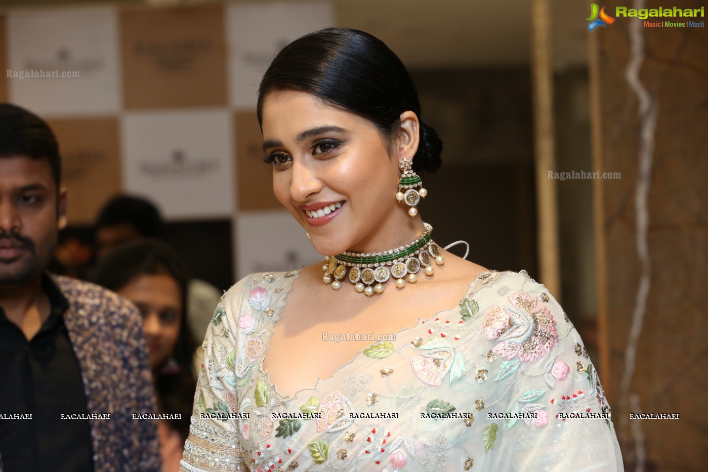 Regina Cassandra (Posters) at Kalasha Jewels Signature Bridal Lounge Launch