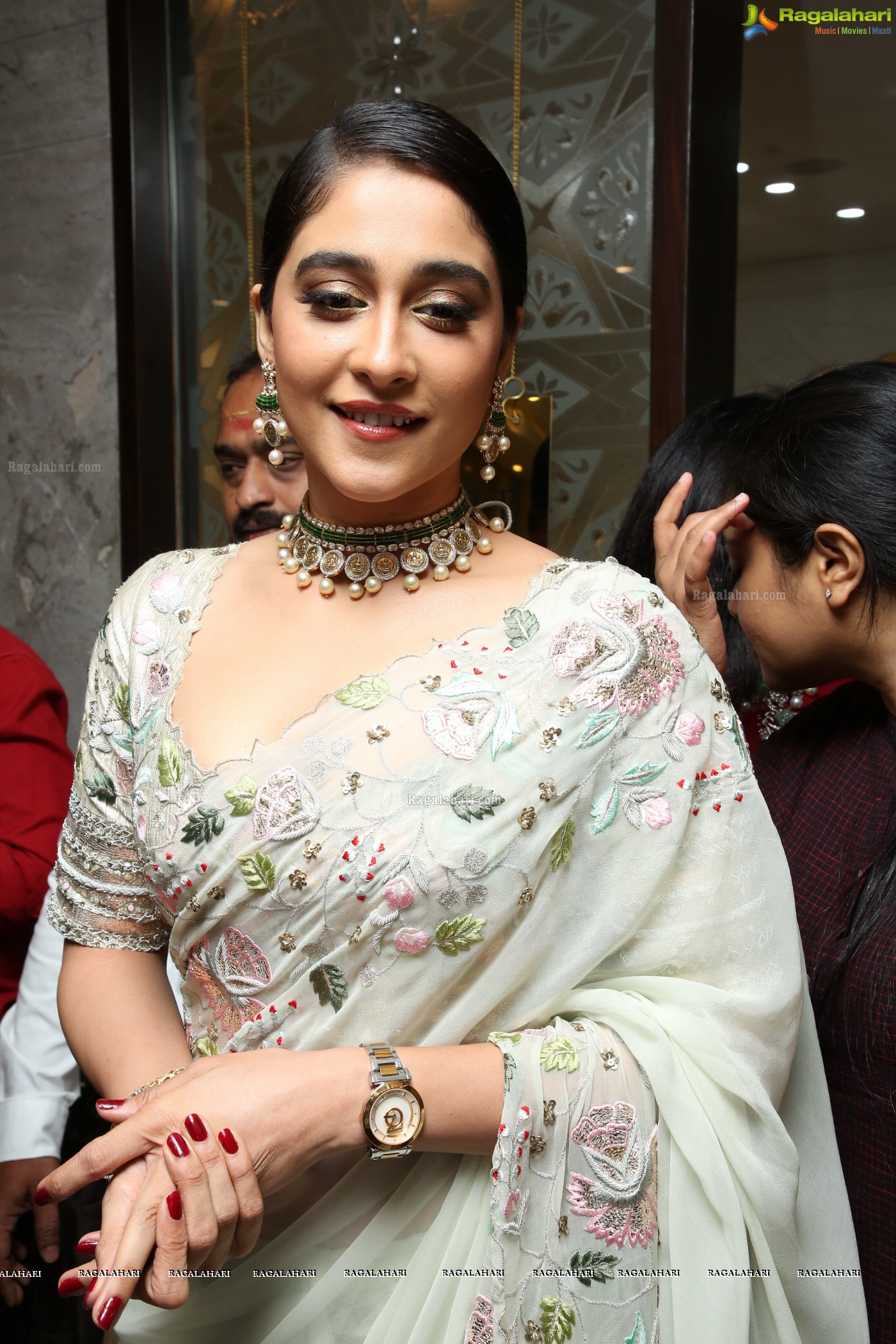 Regina Cassandra (Posters) at Kalasha Jewels Signature Bridal Lounge Launch