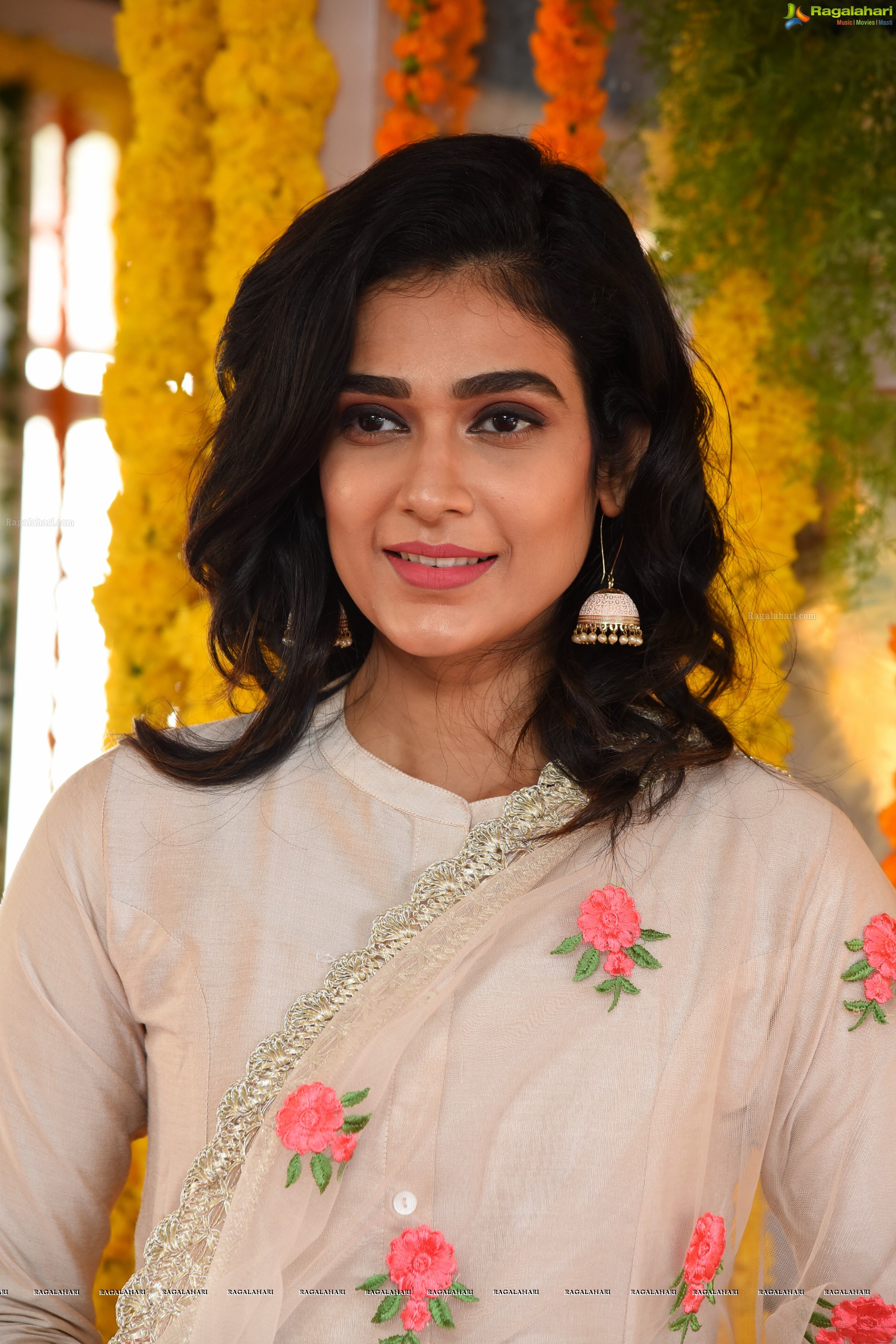 Aakanksha Singh at Clap Movie Muhurat - HD Gallery