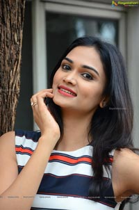 Nitu Gowda Photo Gallery