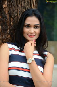 Nitu Gowda Photo Gallery