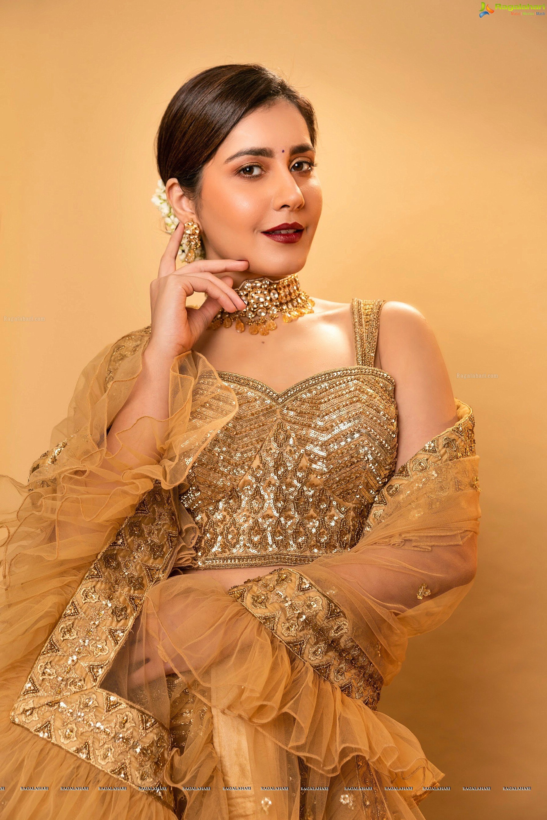 Raashi Khanna in Shimmering Golden Lehenga, HD Gallery