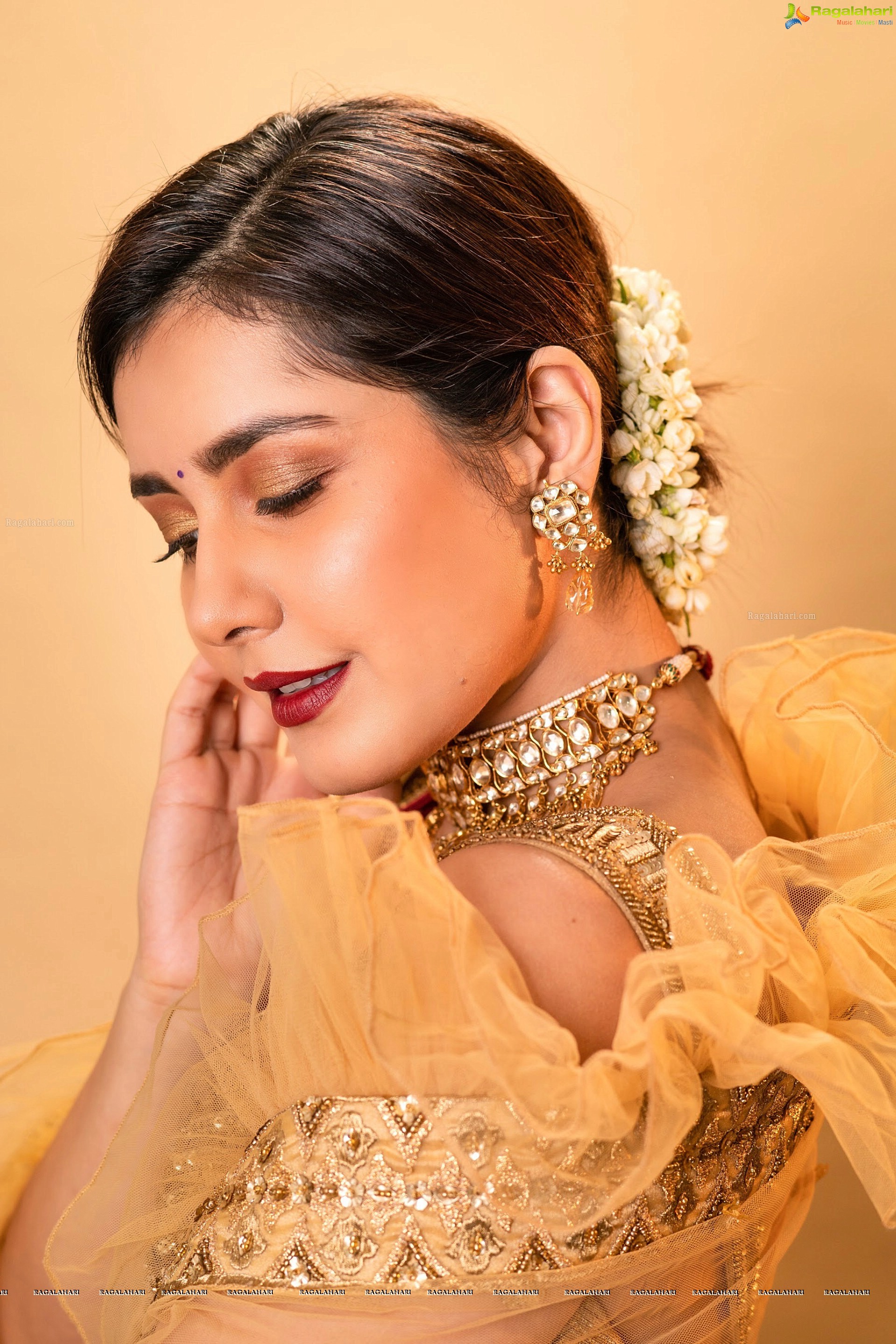 Raashi Khanna in Shimmering Golden Lehenga, HD Gallery