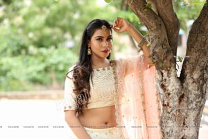 Sanjana Anne Off White Lehenga Choli