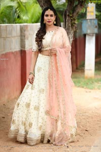 Sanjana Anne Off White Lehenga Choli