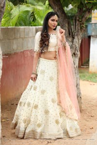 Sanjana Anne Off White Lehenga Choli