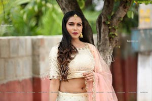 Sanjana Anne Off White Lehenga Choli