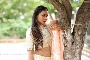 Sanjana Anne Off White Lehenga Choli