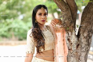 Sanjana Anne Off White Lehenga Choli