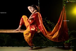 Divi Vadthya in Yellow Silk Saree