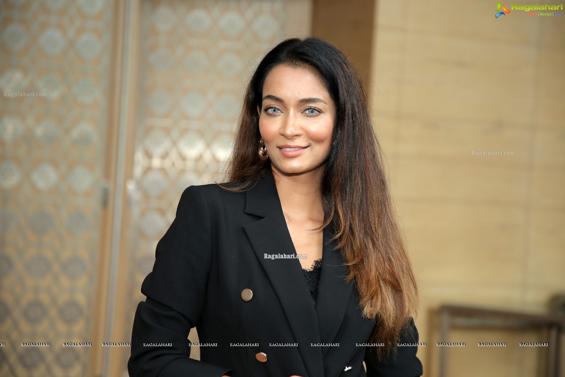 Rashmi Thakur at SafeZone Covid Contact Tracing Device Launch, HD Photo Gallery