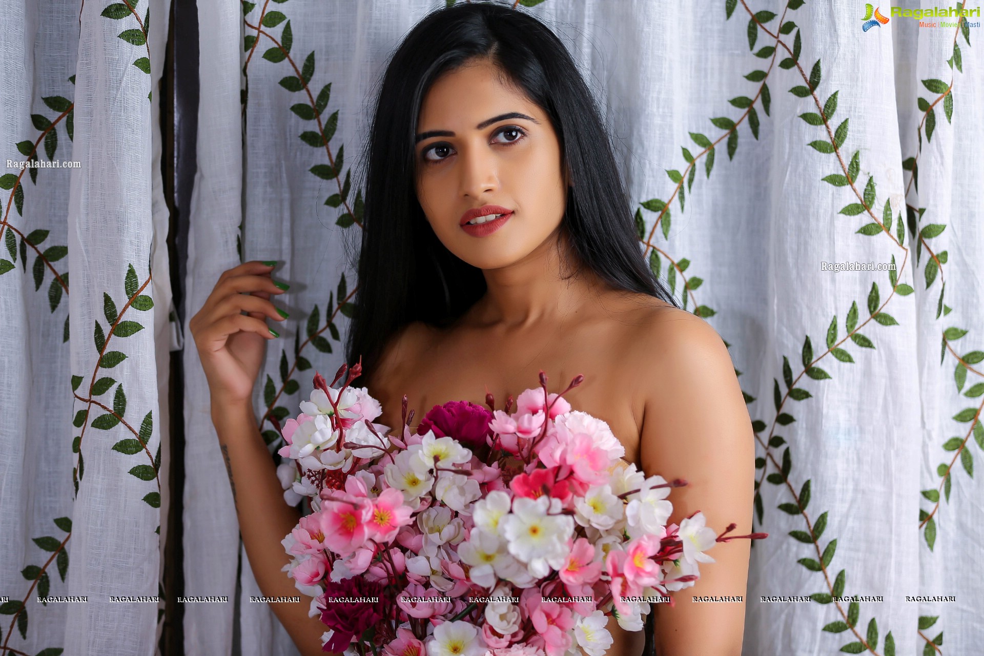 Sravanthi Chokarapu Flowers-Themed Photoshoot, HD Gallery