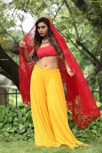 Priyanka Augustin in Yellow Divided Skirt