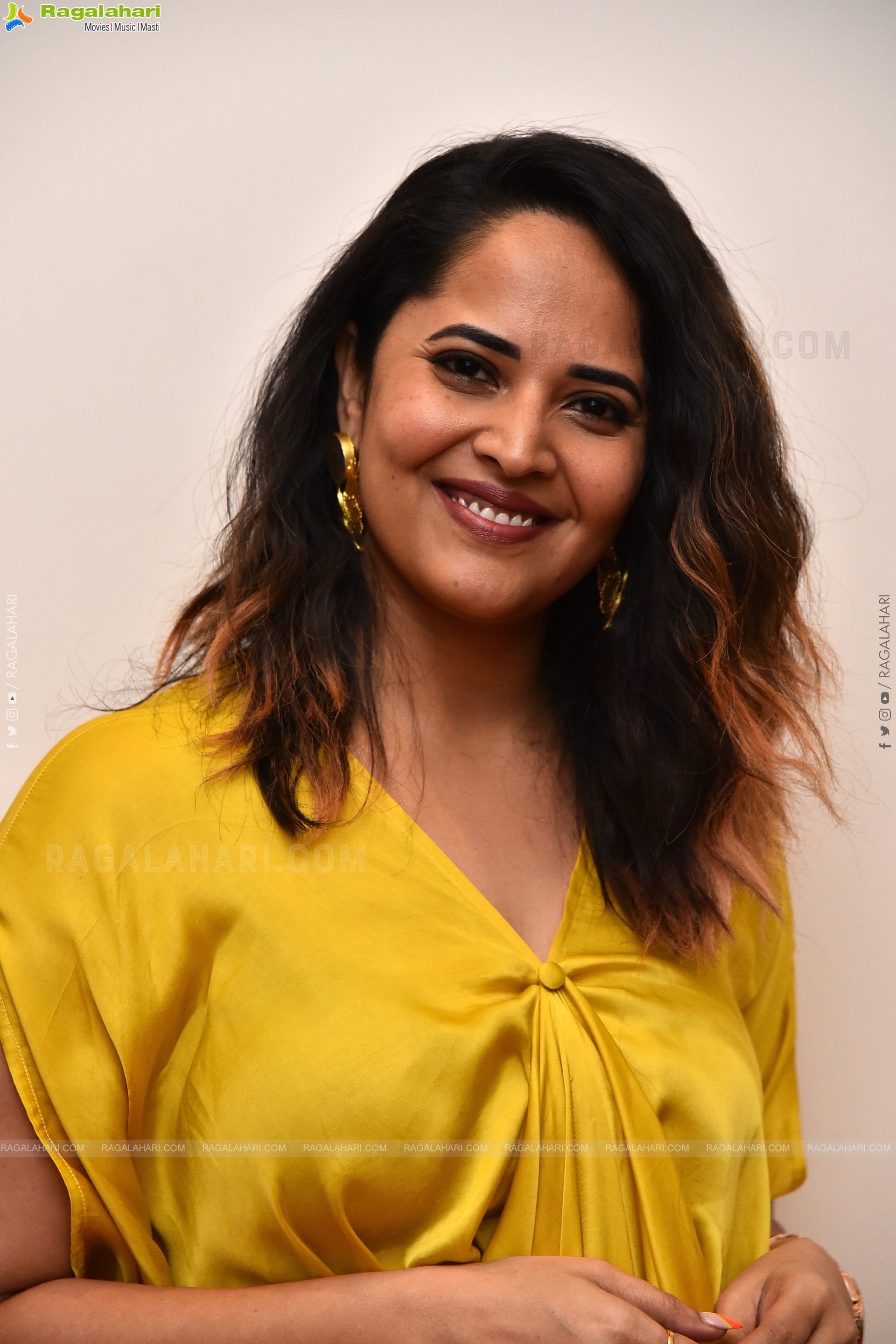 Anasuya Bharadwaj at Ari Movie First Look Launch, HD Photo Gallery