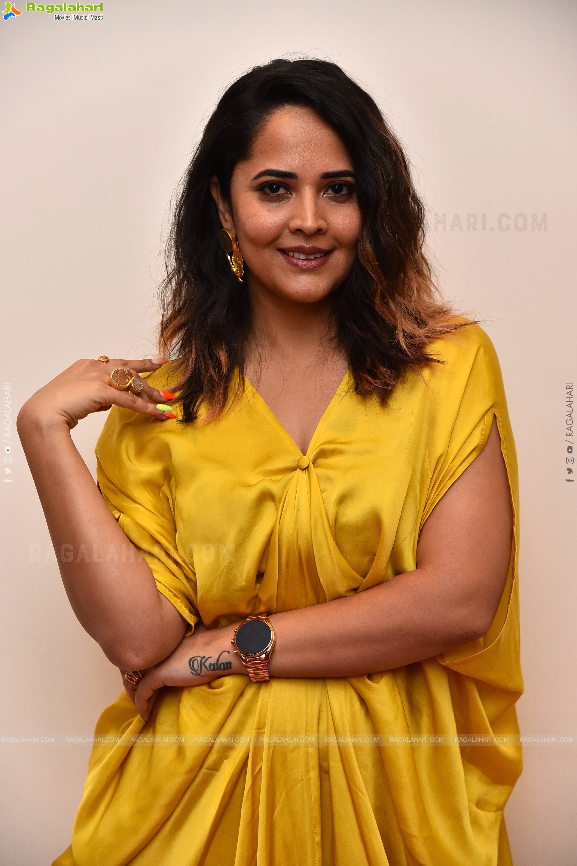 Anasuya Bharadwaj at Ari Movie First Look Launch, HD Photo Gallery