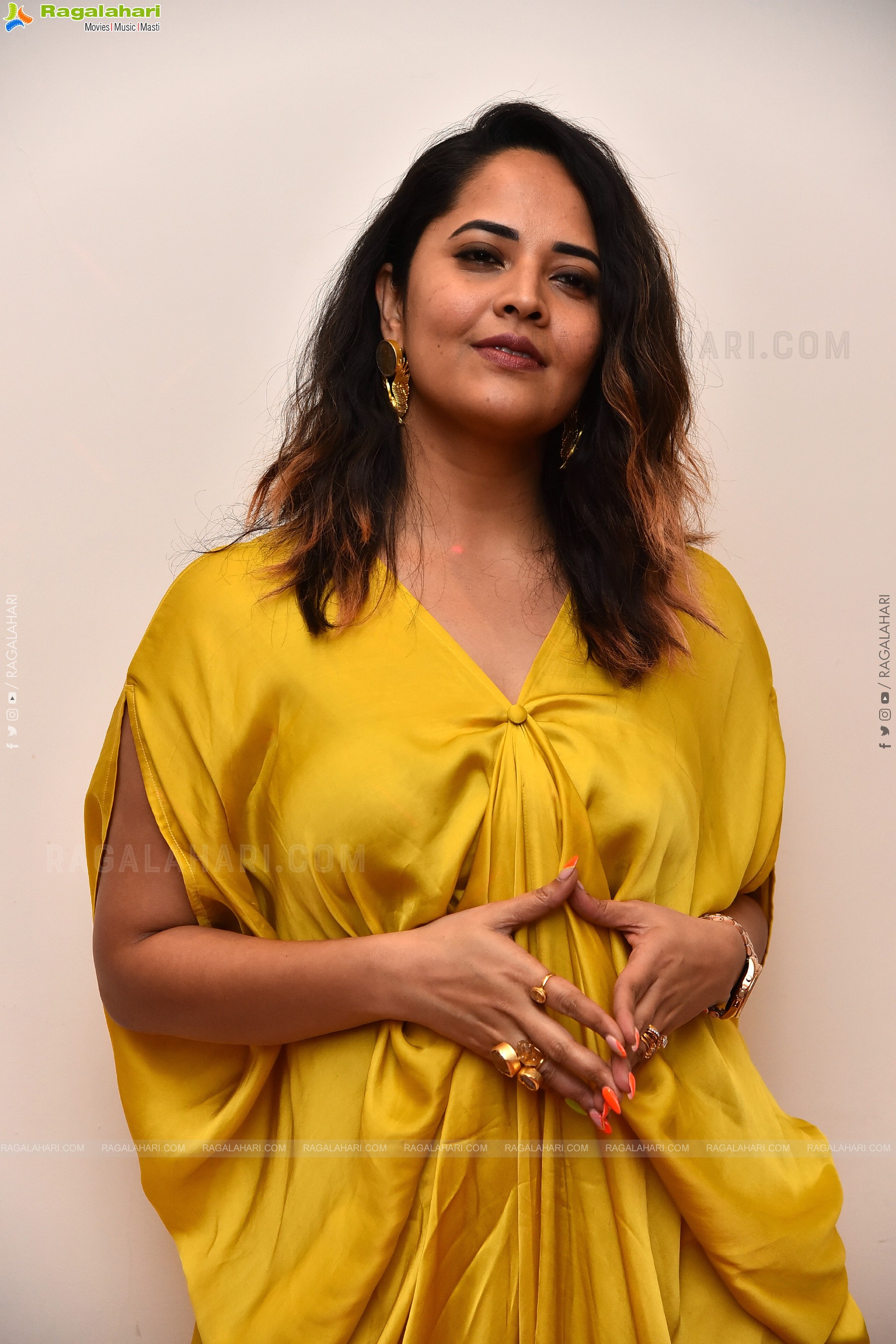 Anasuya Bharadwaj at Ari Movie First Look Launch, HD Photo Gallery