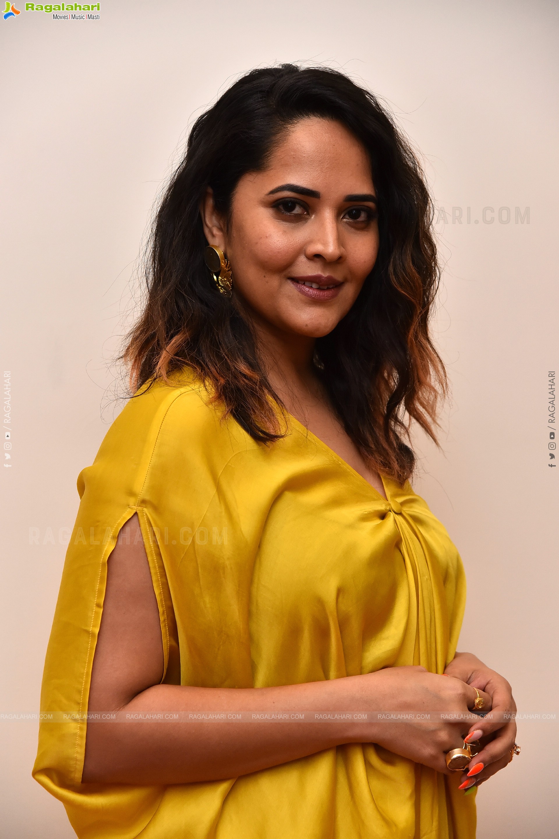 Anasuya Bharadwaj at Ari Movie First Look Launch, HD Photo Gallery