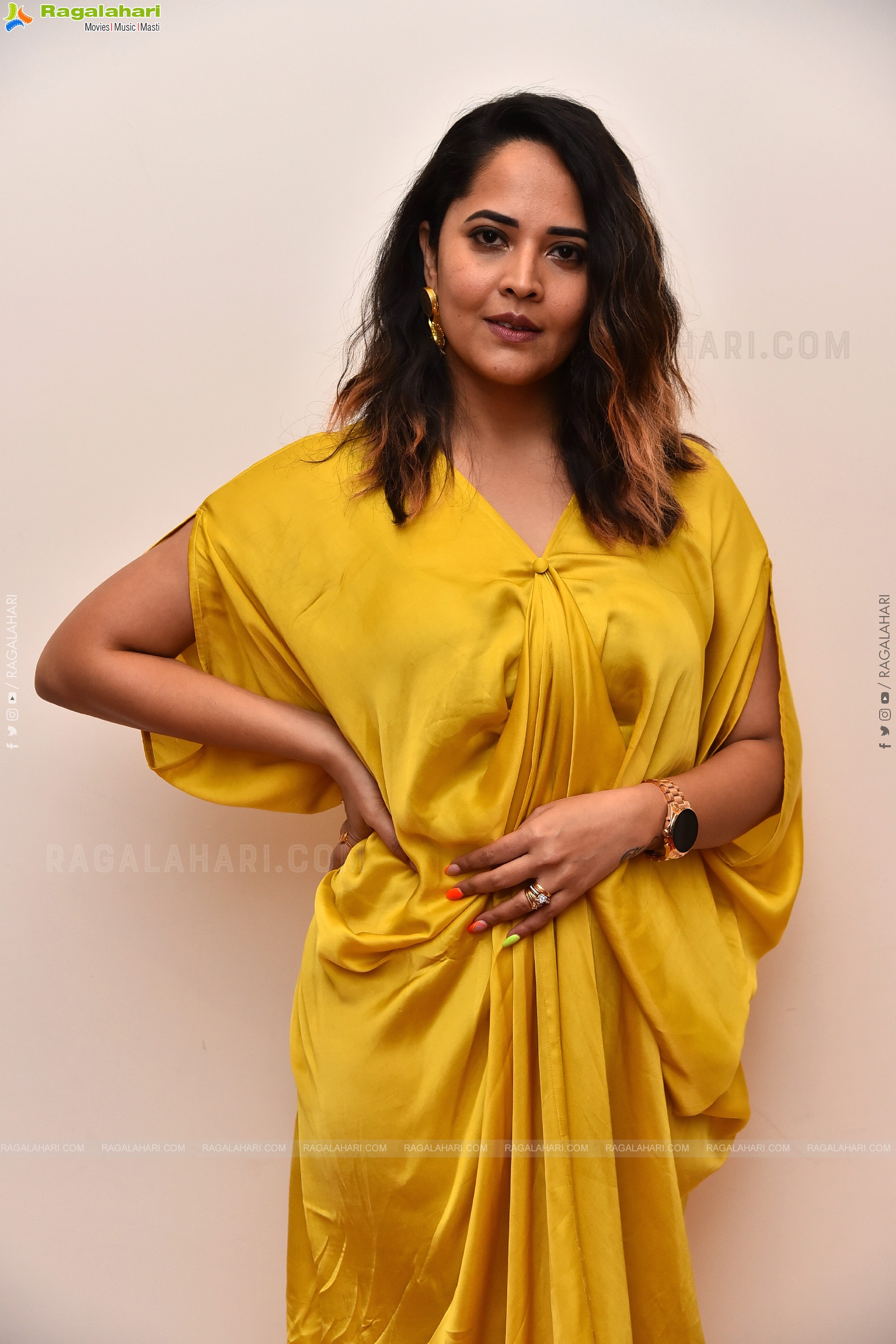 Anasuya Bharadwaj at Ari Movie First Look Launch, HD Photo Gallery