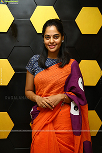 Bindu Madhavi at Her Birthday Celebrations