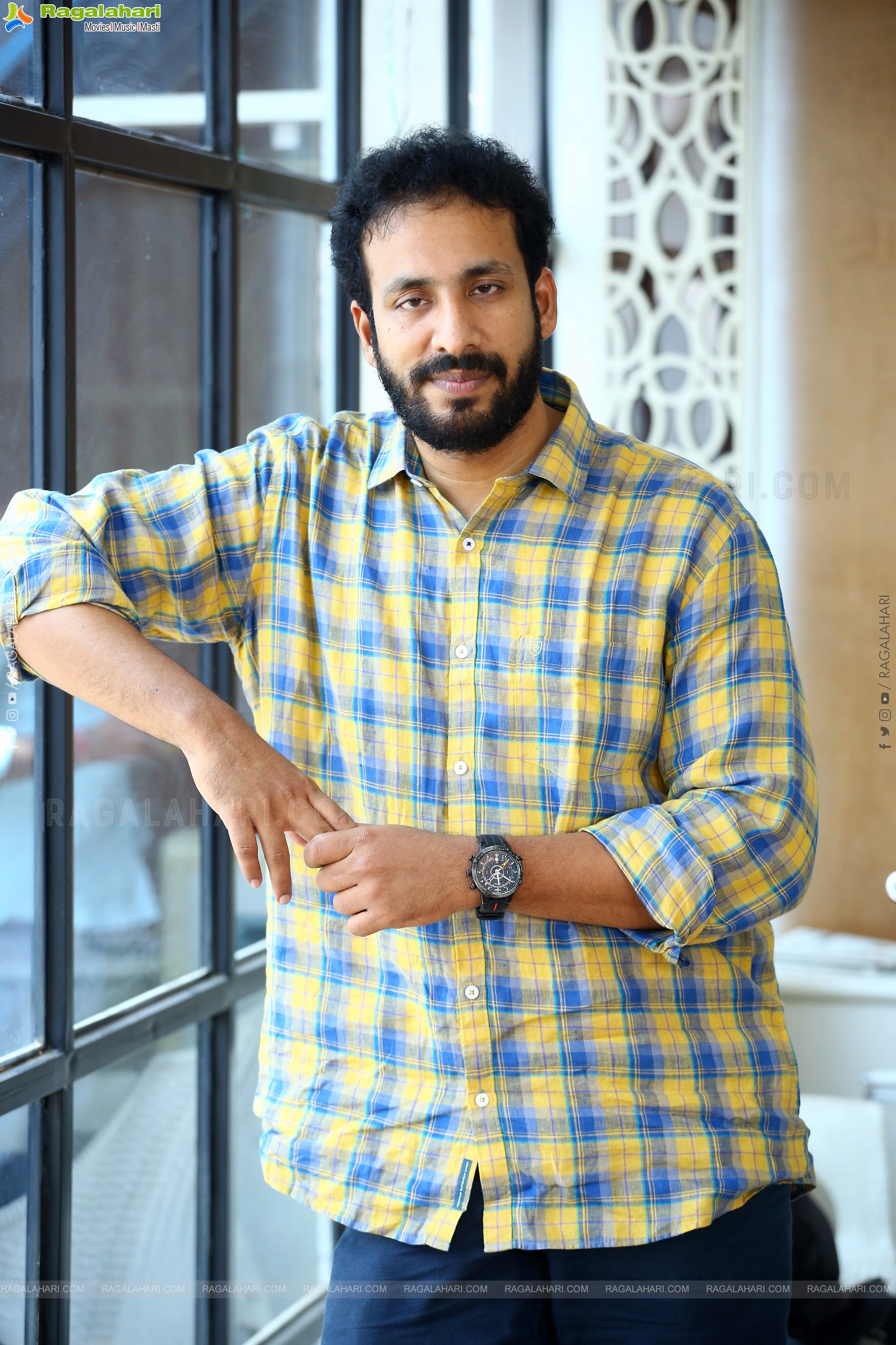 Director Sashi Kiran Tikka at Major Movie Interview, HD Photo Gallery