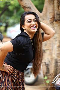 Ester Noronha at Recce Press Meet