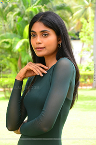 Kritika Shetty at 7 Days 6 Nights Press Meet