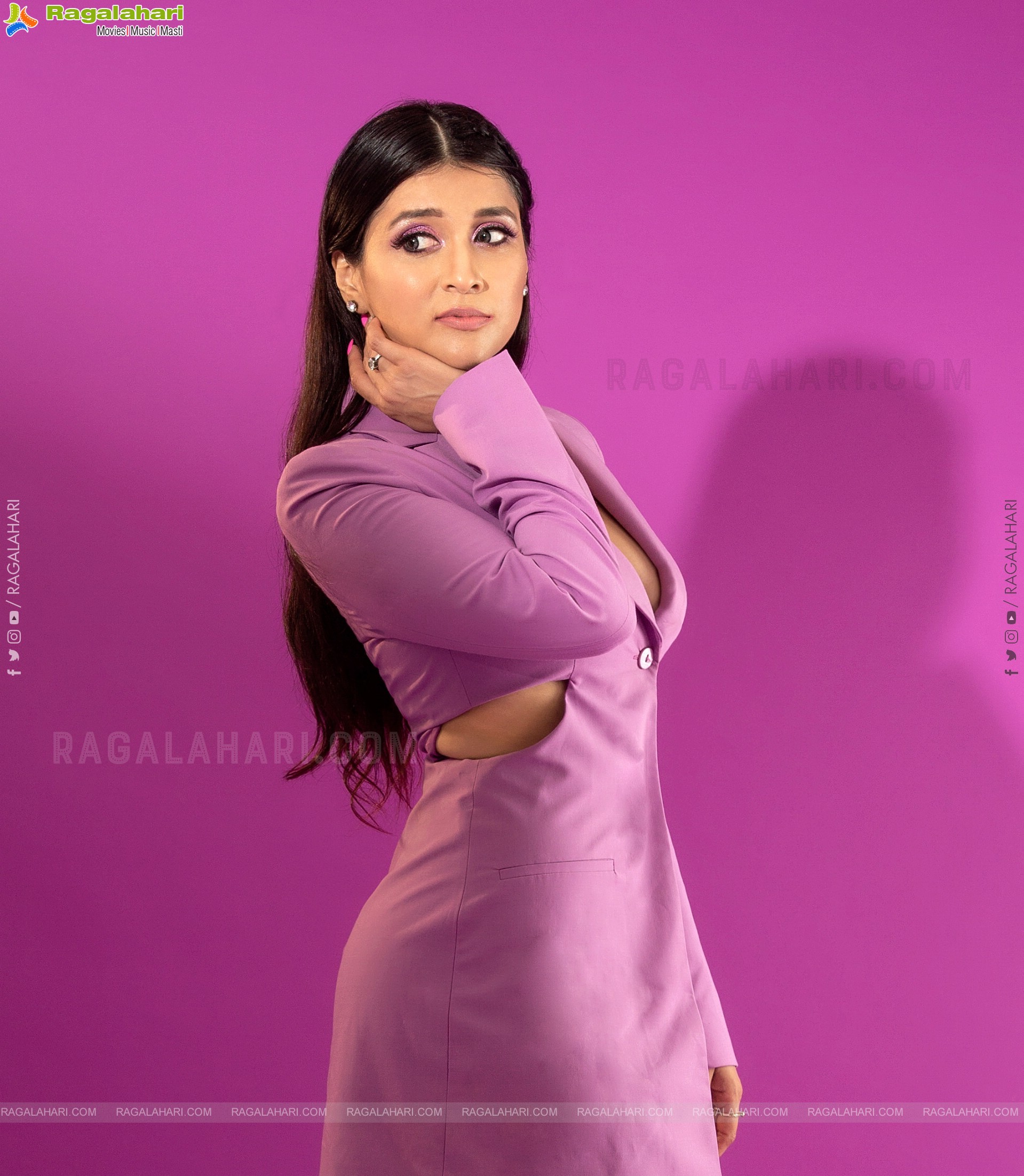 Mannara Chopra Latest Photoshoot Stills, HD Photo Gallery