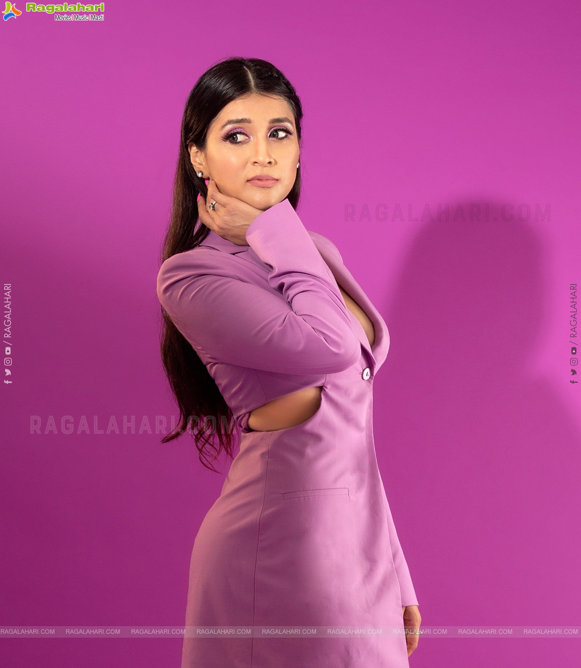 Mannara Chopra Latest Photoshoot Stills, HD Photo Gallery