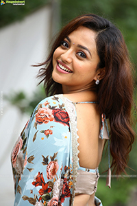 Yasha Shivakumar at Veyyi Daruveyyi Opening