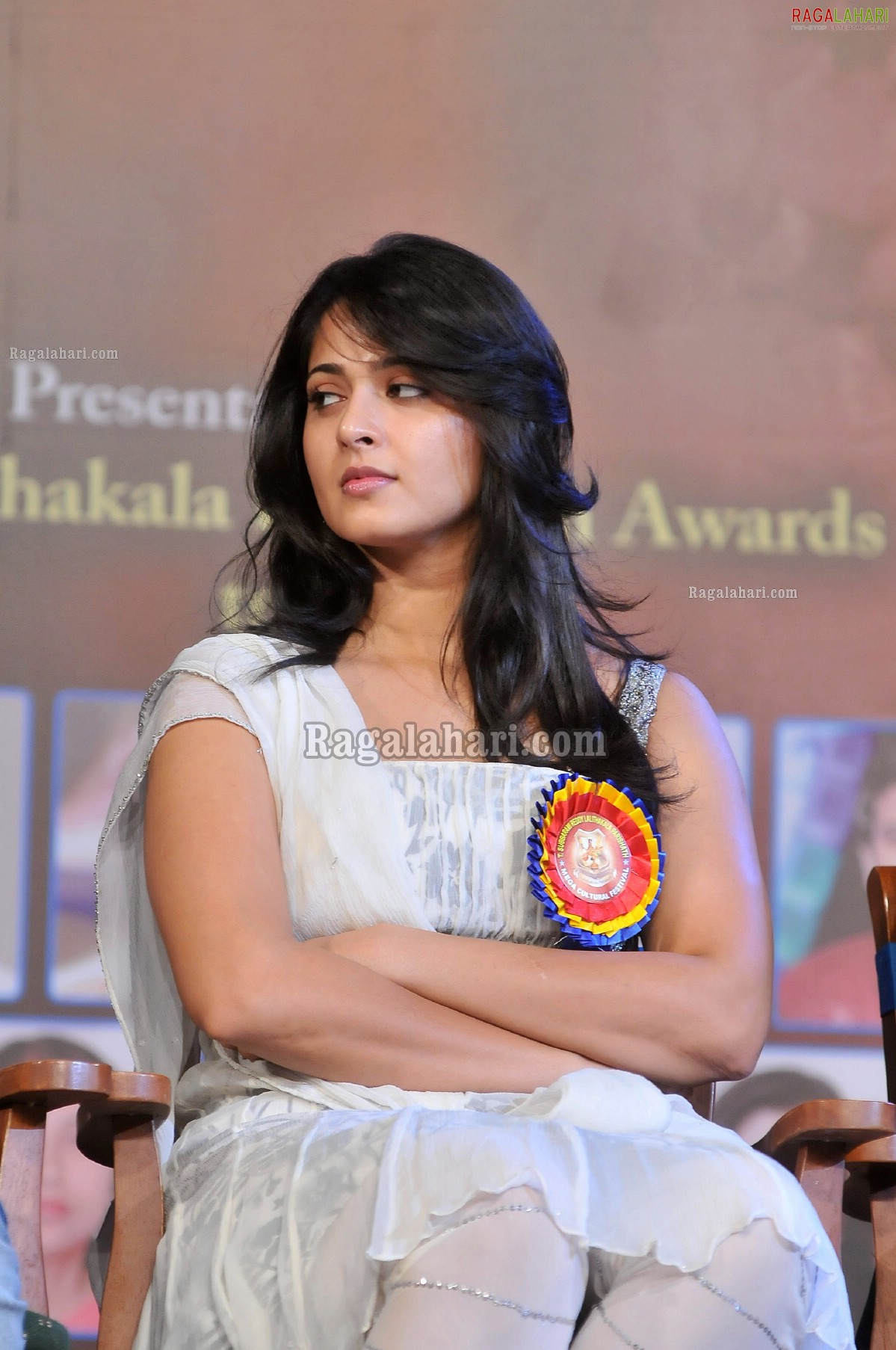 Anushka at TSR Awards 2011, Hyderabad, HD Gallery, Images