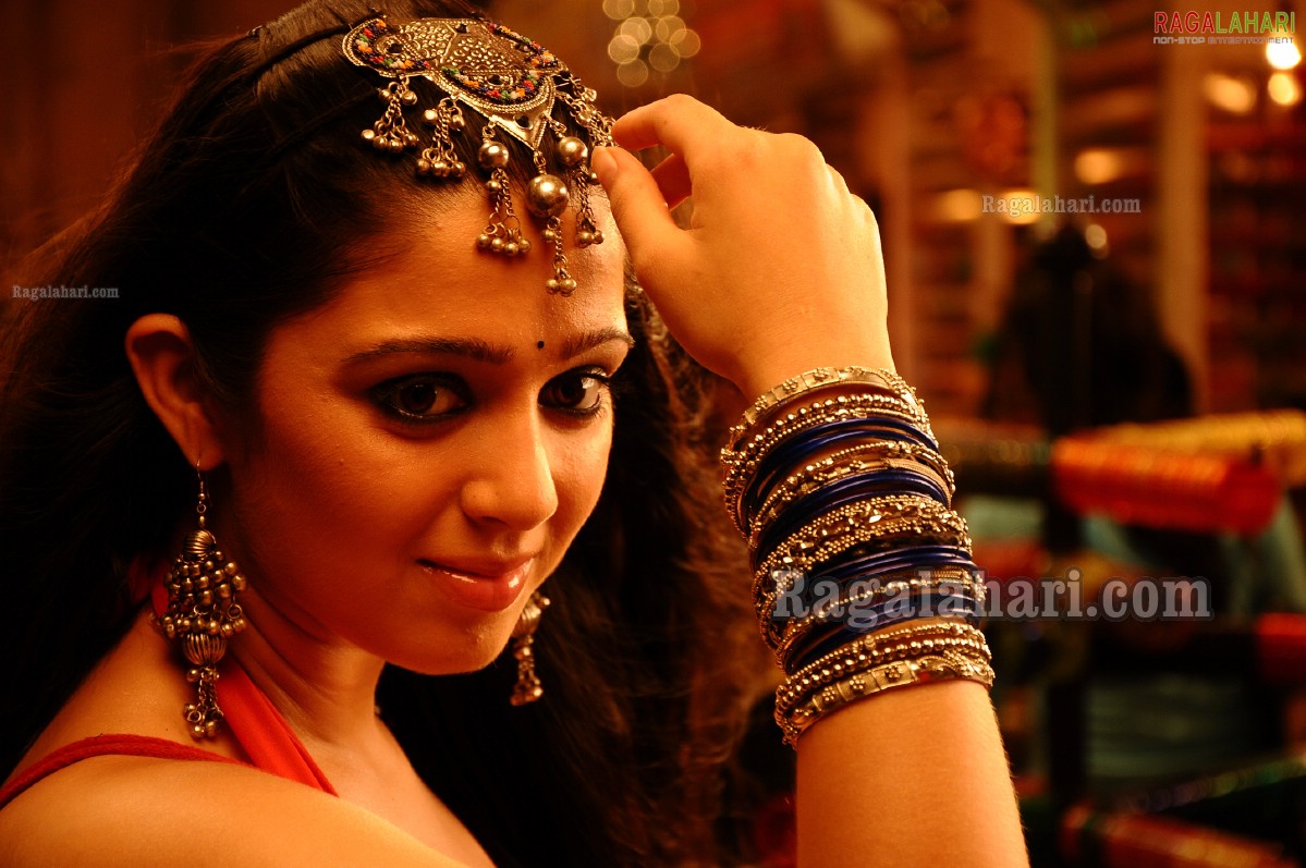 Charmi Stills from Ragada, Photo Gallery