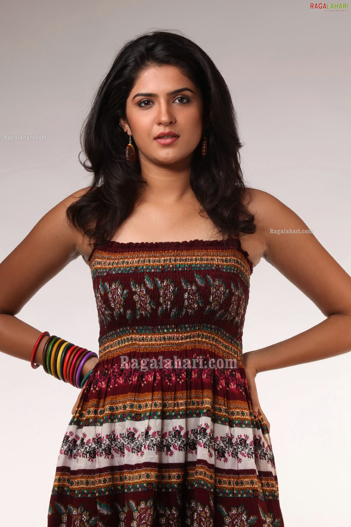 Deeksha Seth (Hi-Res)