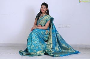 Hot Indian Model in Saree