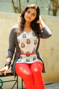 Colors Swathi High Definition Photos