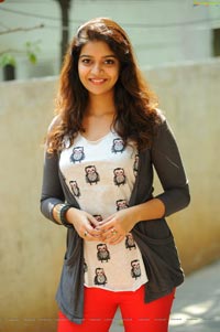 Colors Swathi High Definition Photos