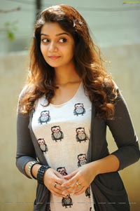 Colors Swathi High Definition Photos