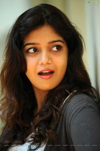 Colors Swathi High Definition Photos