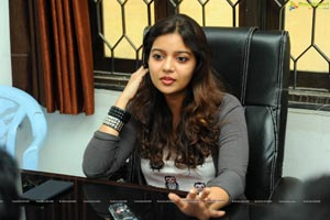 Colors Swathi High Definition Photos