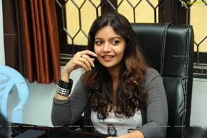 Colors Swathi High Definition Photos