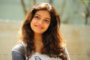 Colors Swathi High Definition Photos