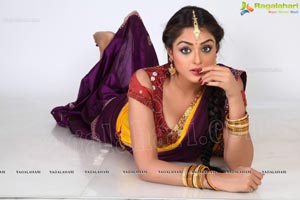 Asmita Sood in Langa Davani