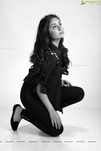 Bhanu Shree Mehra Black and White Photos