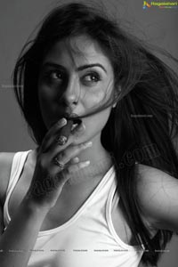 Bhanu Shree Mehra Smoking Hot Photos