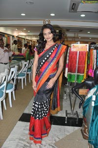 Nikitha Narayan at Singhanias Store