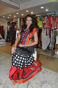 Nikitha Narayan at Singhanias Store