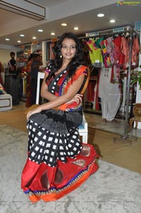 Nikitha Narayan at Singhanias Store