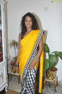 Sonia Deepti at Singhanias Store